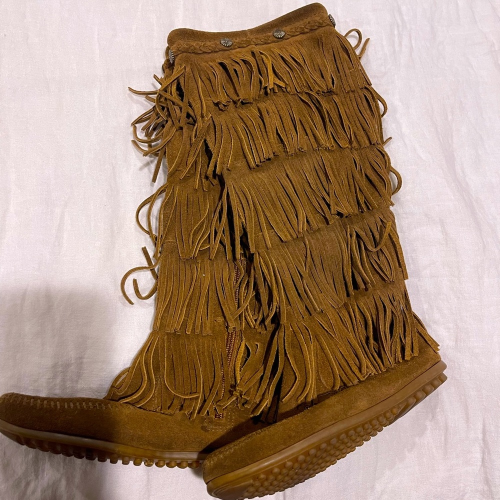 MINNETONKA MOCCASINS